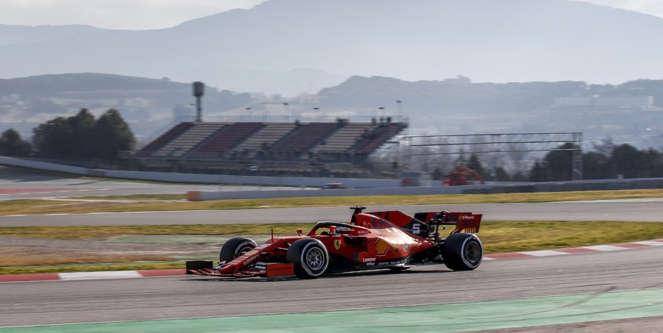 Ferrari на две секунды опередила Mercedes в первый день тестов &laquo;Ф-1&raquo;