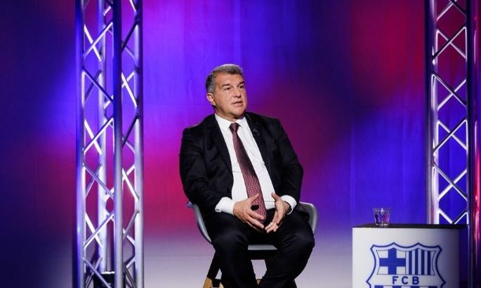 Лапорта: Суперлига откладывается, проект все еще жив Лапорта: Суперлига откладывается, проект все еще жив