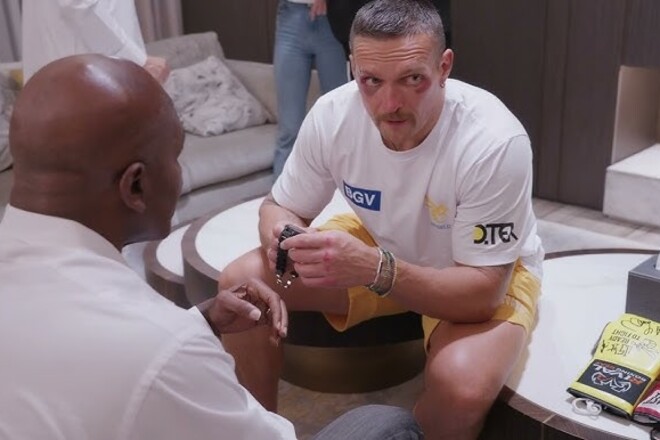 ХОЛІФІЛД: Знаєте, де має бути Усик у списку найкращих супертяжів в історії? ХОЛІФІЛД: Знаєте, де має бути Усик у списку найкращих супертяжів в історії?