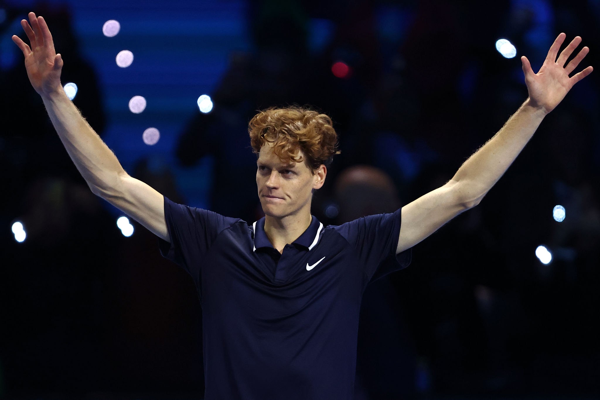Янник Синнер с трудом вышел в 1/8 финала Australian Open 2026, преодолев судороги и жару в матче против Элиота Спиззири.