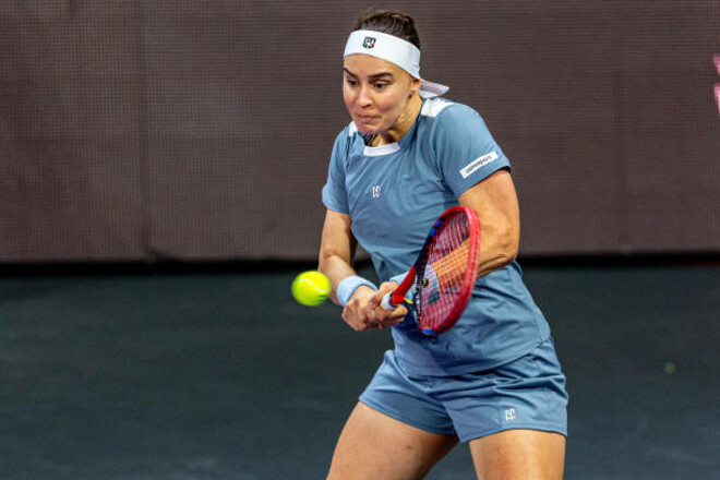 Ангелина Калинина пробилась в четвертьфинал WTA 250 в Клуж-Напоке, победив Ламенс в трех сетах. Следующая игра – за выход в полуфинал.