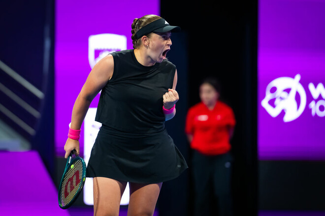 Алена Остапенко уверенно разгромила Игу Свентек и вышла в финал турнира WTA 1000 в Дохе. Узнайте, как латвийская теннисистка продолжает свою победную серию!