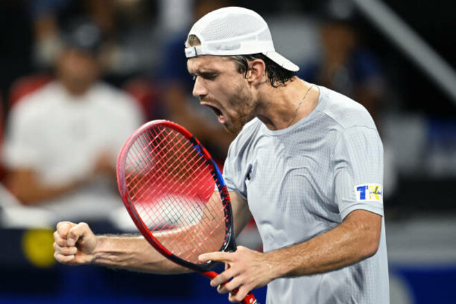 Сенсационные результаты на ATP 500 в Акапулько: вылет фаворитов, массовое отравление игроков и невероятный прорыв 19-летнего Родриго Пачеко.