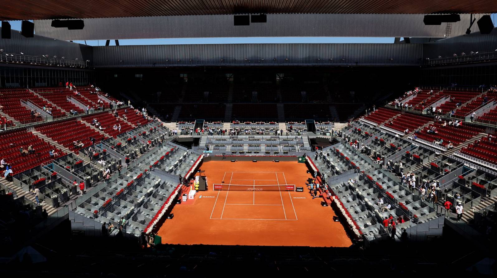 Матчи ATP и WTA в Мадриде приостановлены из-за масштабного отключения электроэнергии