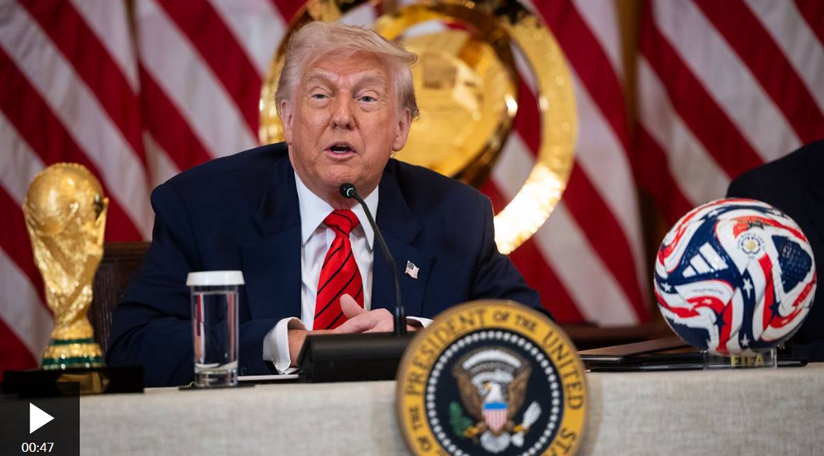 Трамп выступил за возвращение России в мировой футбол
