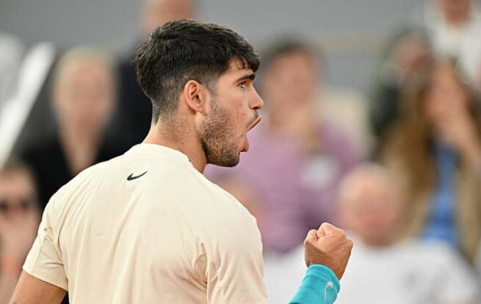 Карлос Алькарас стартовал с победы на Australian Open 2026 и повторил редкое достижение Эша, Борга и Надаля на турнирах Grand Slam.
