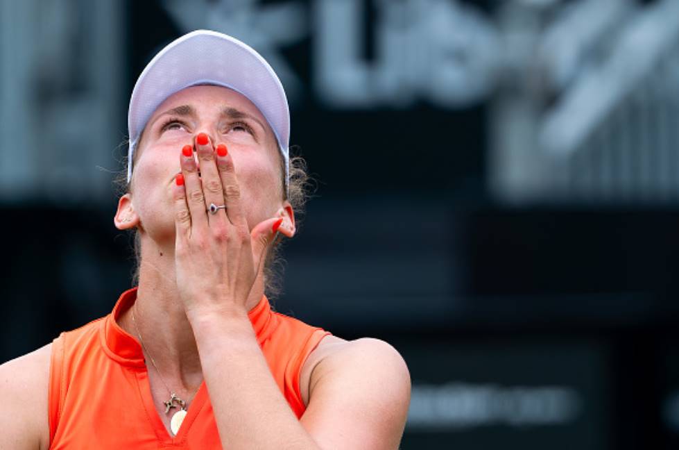 Элизе Мертенс вышла в финал WTA в Хертогенбосе, отыграв 11 матчболов в драматичном поединке против Екатерины Александровой.