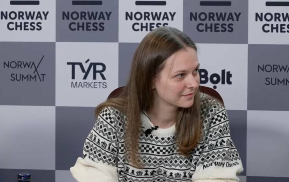 Анна Музычук обыграла чемпионку мира Цзюй Вэньцзюнь и победила на турнире Norway Chess 2025, завершив его с наивысшим результатом без единого поражения.