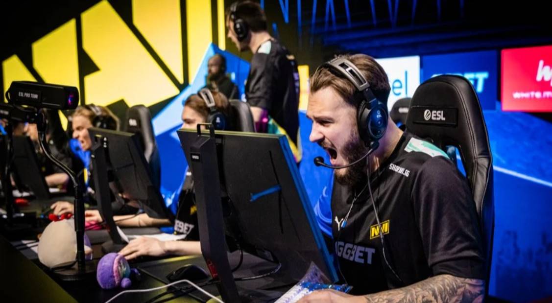 NAVI победили G2 в драматичном матче BLAST.tv Major 2025 и вышли в четвертьфинал. Счёт 2:1, ключевой момент — победа на Inferno.