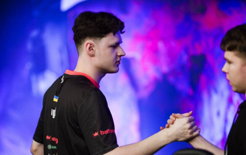 Украинская команда B8 прошла первый этап Austin Major без единого поражения. Капитан npl рассказал об игре, соперниках и своей роли в команде.
