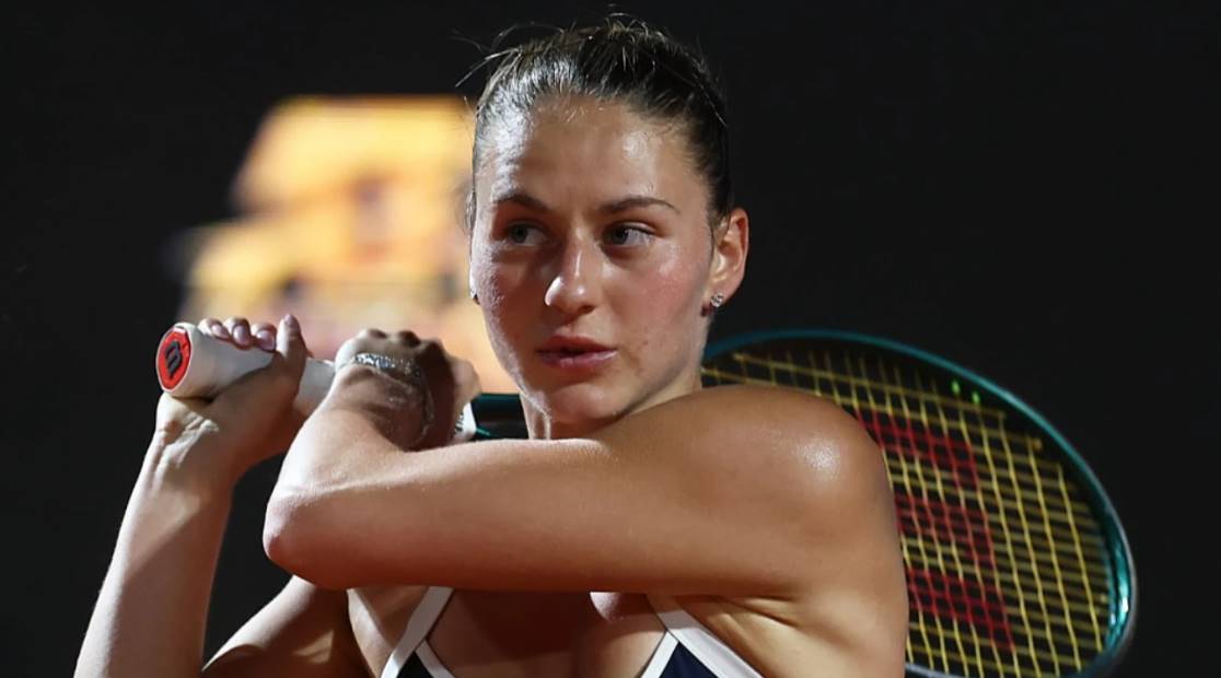 Марта Костюк вышла в четвертьфинал WTA 500 в Брисбене, обыграв третью ракетку мира Аманду Анисимову в двух сетах на хардовом корте.