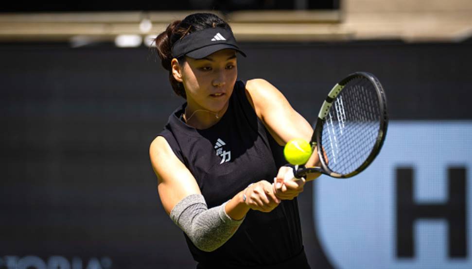 Ван Синьюй вышла в полуфинал WTA 500 в Берлине после отказа Бадосы, которая не смогла продолжить матч из-за травмы спины.