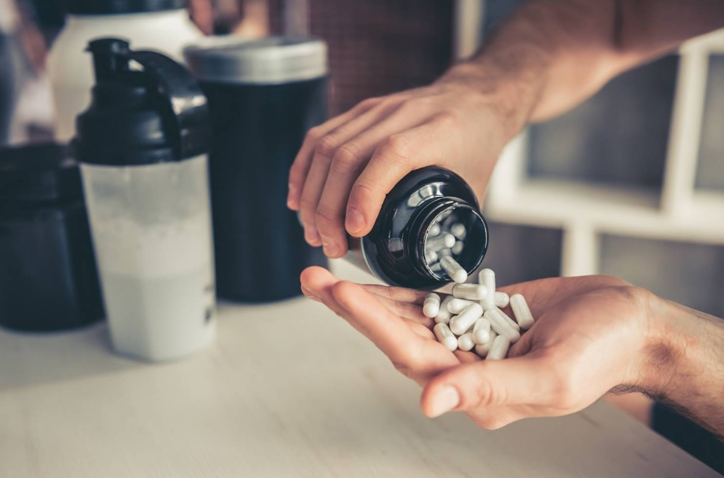BCAA способствуют росту мышц, улучшают восстановление и спортивные показатели. Читайте, как правильно принимать аминокислоты и какая суточная доза будет эффективной.