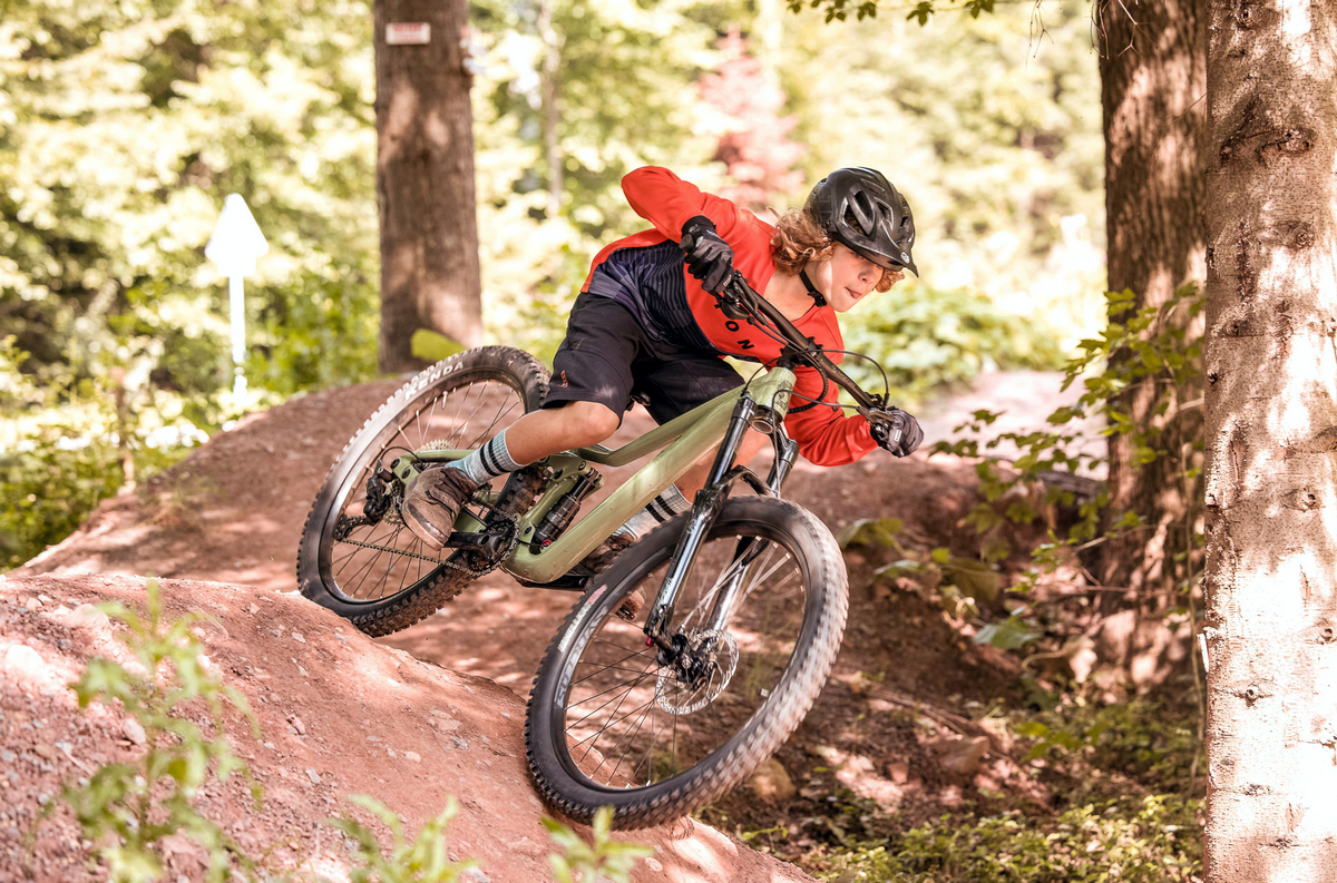Широкий выбор горных велосипедов MTB: хардтейлы, двухподвесы, фэтбайки. Доставка по Украине. Найдите байк по стилю, уровню и маршруту.