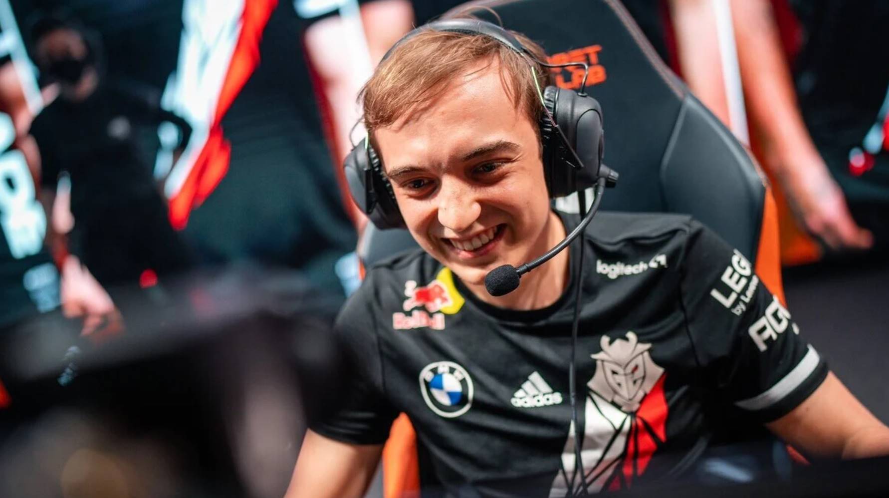 Биография Расмуса «Caps» Винтера: как он стал звездой League of Legends, сколько зарабатывает, какие титулы получил и что известно о его личной жизни.