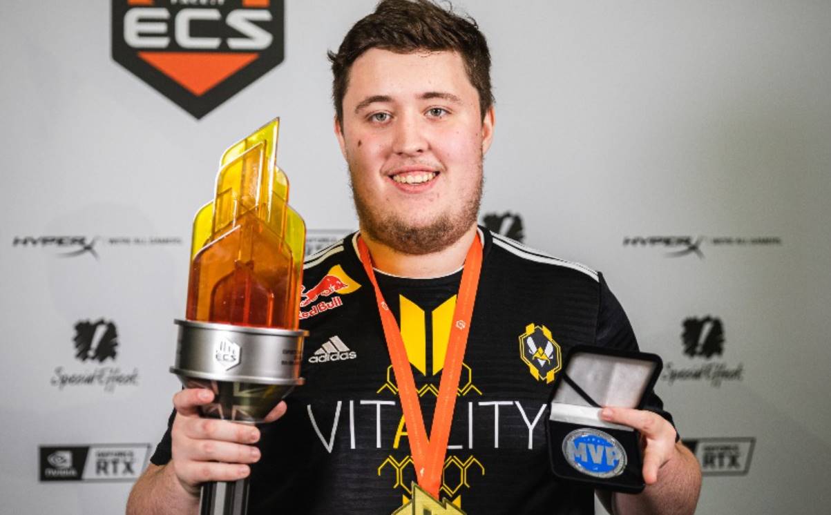 Узнайте, кто такой Матьё «ZywOo» Эрбо, его биографию, достижения в CS:GO, финансовое состояние, личную жизнь и интересные факты о французской звезде киберспорта.