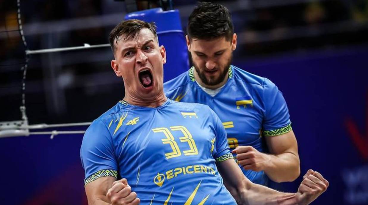 Сборная Украины по волейболу одержала победу над Нидерландами со счётом 3:2 в матче Лиги наций после напряжённой пятисетовой борьбы.