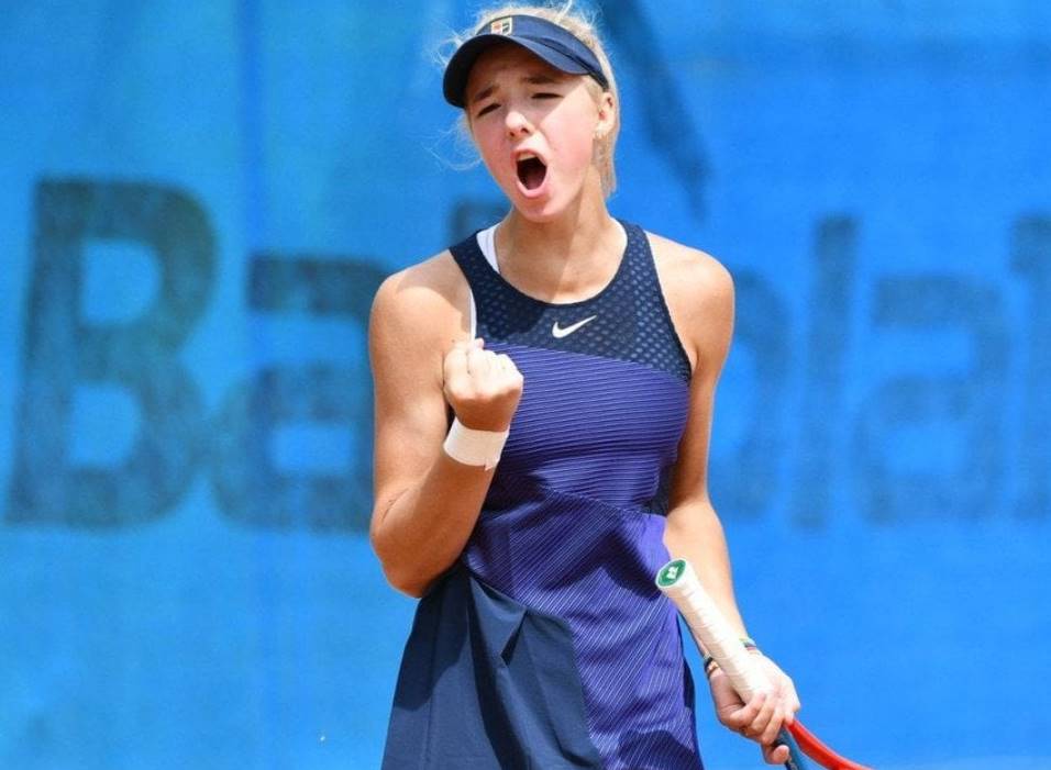Анастасия Соболева вышла в полуфинал ITF W75 в Оломоуце, обыграв Петру Седлачкову. Это её первый полуфинал за последние три месяца в сезоне 2025.
