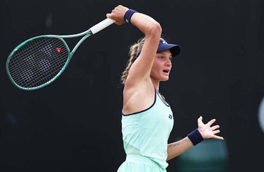 Даяна Ястремская одержала победу над Диан Парри во втором круге турнира WTA в Гамбурге, уверенно выйдя в четвертьфинал без эйсов и ошибок.