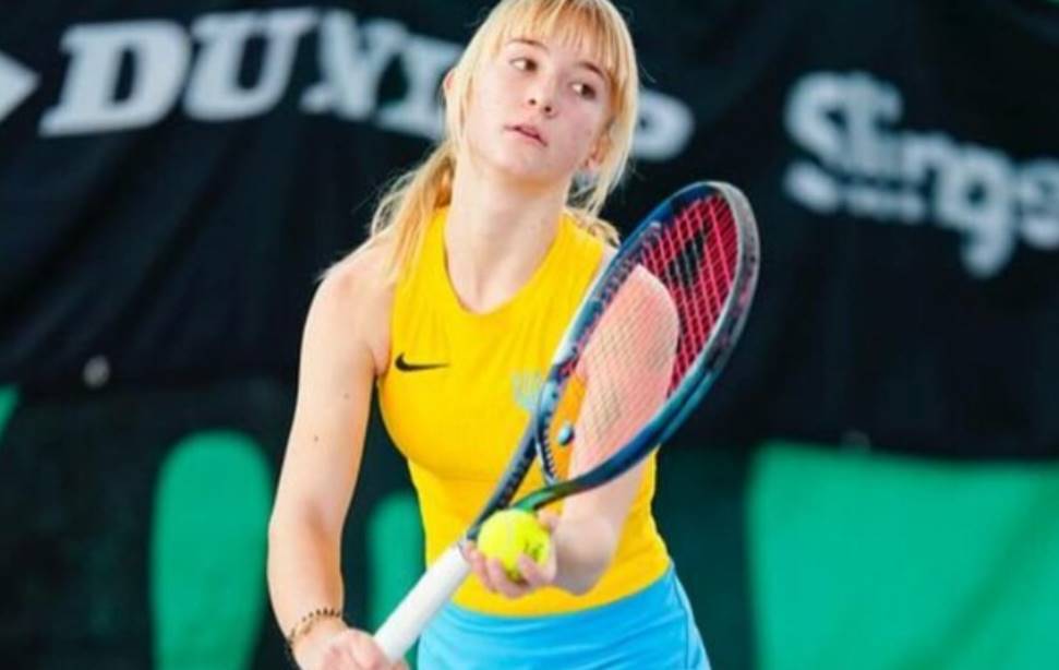Украинская теннисистка София Белинская вышла в финал Уимблдона 2025 года среди девушек до 14 лет, обыграв южнокорейскую соперницу в полуфинале.