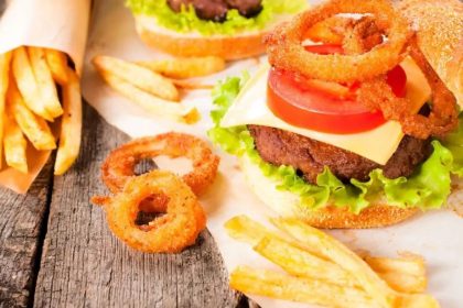 Узнайте, какие продукты способны замедлять обмен веществ и что стоит исключить из рациона спортсмена для повышения эффективности тренировок.