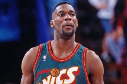 Экс-звезда NBA Шон Кемп получил 30 дней домашнего ареста за стрельбу в 2023 году. Суд смягчил приговор, позволив ему избежать тюремного заключения.