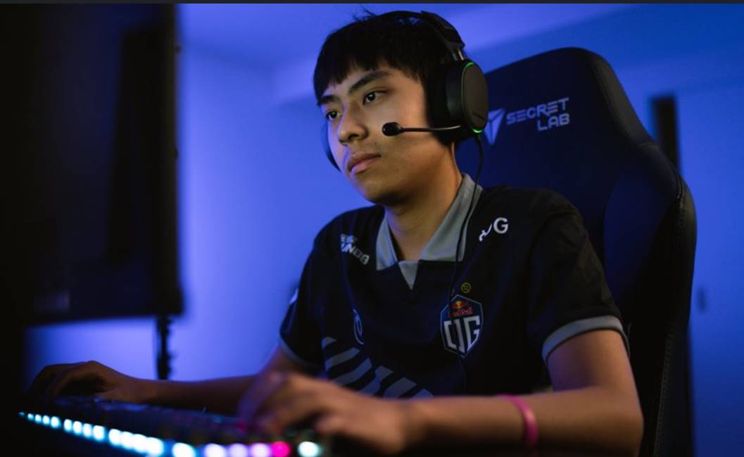 Узнайте, кто такой Анатан «ana» Фам — известный игрок Dota 2, его достижения, сколько он зарабатывает и что известно о его личной жизни.
