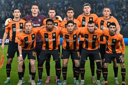 Узнайте о фан-культуре ФК «Шахтёр»: гимн, кричалки, девизы и песни, которые вдохновляют команду и объединяют тысячи болельщиков на трибунах.