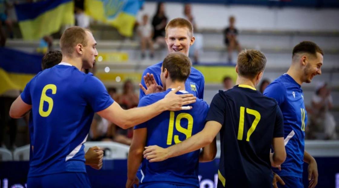 Украина начала молодежный чемпионат мира-2025 с победы над Аргентиной со счетом 3:1 и возглавила группу D, ожидая матчи с Италией, Индонезией, Францией и Тунисом.