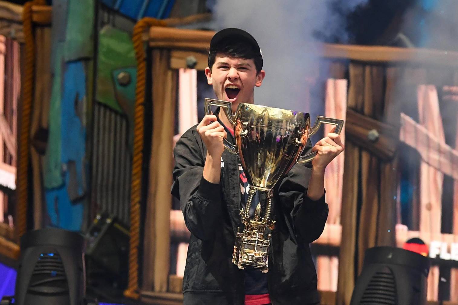 Кайл «Bugha» Гирсдорф – известный игрок Fortnite, чемпион мира по киберспорту. Узнайте о его биографии, достижениях и личной жизни.