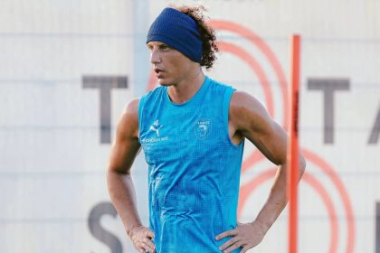 Бывший футболист «Челси» и ПСЖ Давид Луиз получил судебный запрет после обвинений в угрозах женщине и попытке «купить молчание».