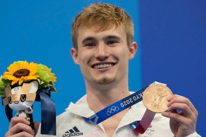 Британские олимпийские прыгуны в воду, такие как Jack Laugher и Noah Williams, ведут OnlyFans с безопасным контентом (SFW), чтобы поддержать карьеру.