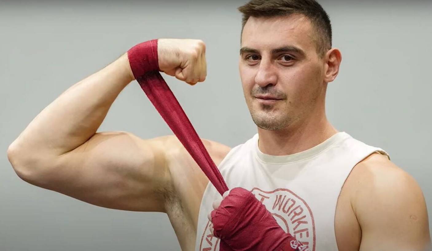 Александр Захожий заявил о готовности выйти на ринг против Деонтея Уайлдера: «Сейчас мой момент». Украинец недавно потерял титул EBU, а американец находится в поиске нового соперника.
