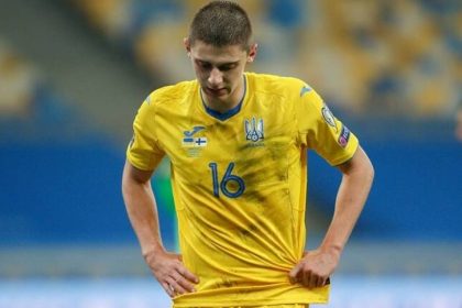 Защитник Виталий Миколенко из-за травмы пропустит матчи отбора ЧМ-2026. На его место Сергей Ребров пригласил Владислава Дубинчака из «Динамо».