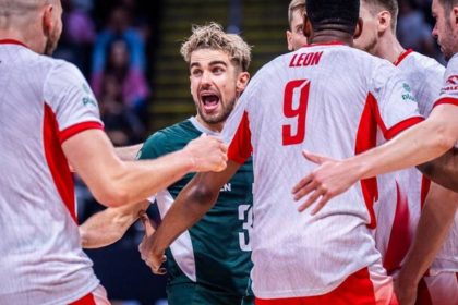 Польша победила Канаду 3:1 в 1/8 финала чемпионата мира по волейболу на Филиппинах и пробилась в четвертьфинал турнира.