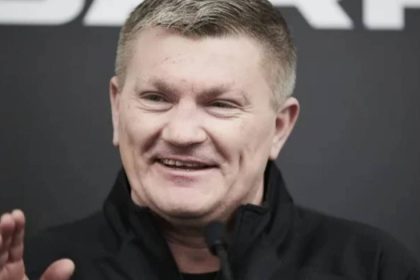 В Манчестере на 46-м году жизни скончался бывший чемпион мира по боксу Рикки Хаттон. Полиция исключила насильственные обстоятельства его смерти.