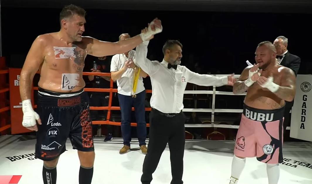 Мариуш Вах победил Петра Цвику в главном бою вечера Silesia Boxing. Это 39-я виктория в карьере 45-летнего польского супертяжеловеса.