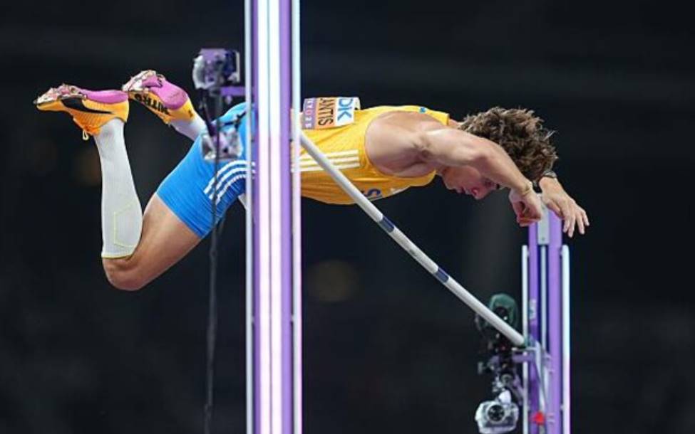 Арман Дюплантис установил мировой рекорд на чемпионате мира в Токио