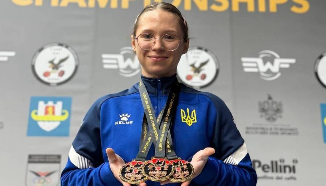 Украинка Ольга Ивженко выиграла три золота на чемпионате Европы U-23 в Албании, став абсолютной чемпионкой в весовой категории до 58 кг.
