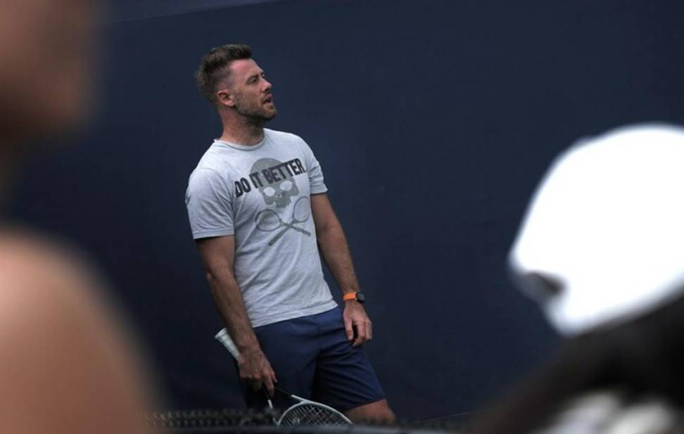 Илья Марченко выиграл стартовый матч ITF M25 в Цяньдаоху, Китай, победив Чжана Миньхуэя в трех сетах и вышел во второй круг.