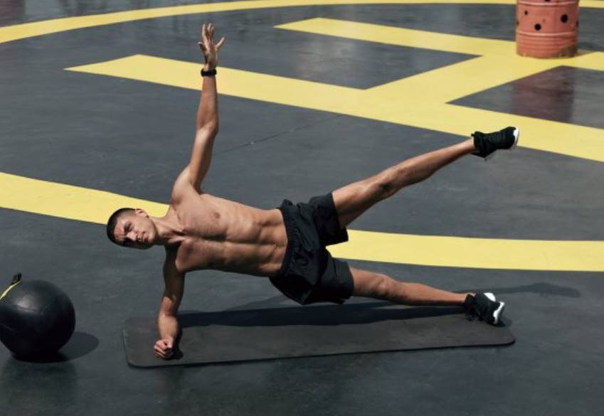Статические упражнения укрепляют мышцы без движения. Разбираем их плюсы, минусы и влияние на здоровье и физическую форму.