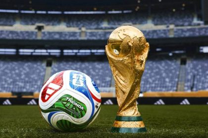 Adidas представил официальный мяч ЧМ-2026 Trionda с инновационной конструкцией, символикой США, Канады и Мексики и встроенным сенсором движения.