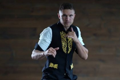 Украинский боксёр Тарас Шелестюк — чемпион мира среди любителей, бронзовый призёр Олимпиады-2012, профессионал с рекордом 19-0-1; биография и факты.