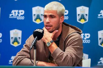 Карлос Алькарас проиграл Зизу Бергсу на турнире ATP в Шанхае со счетом 5:7, 6:7. Причины поражения, антирекорд испанца и последствия для рейтинга.