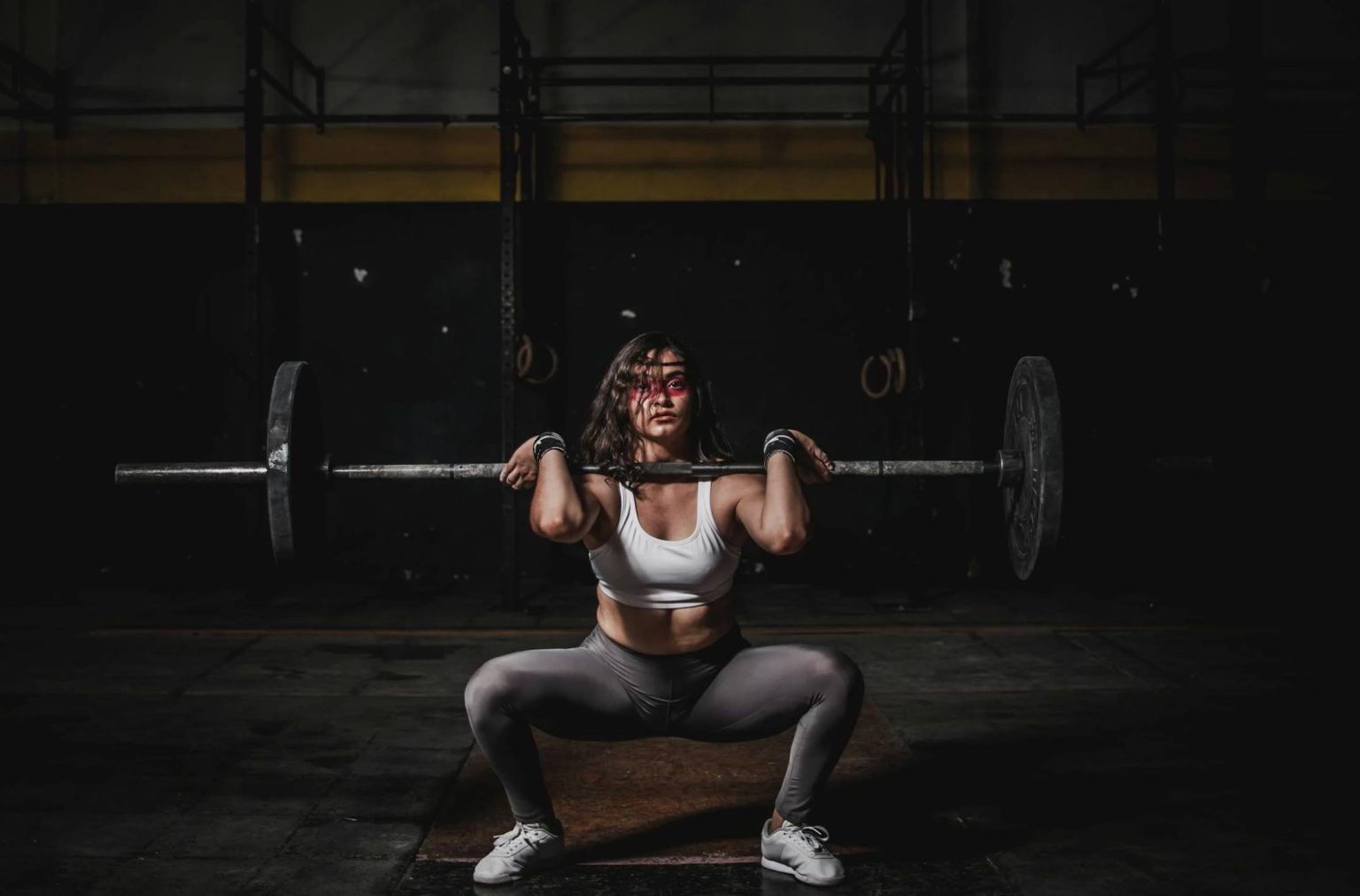 Узнайте, что такое тренировка FBW, принципы Full Body Workout и как составить эффективный план для всего тела для новичков и продвинутых.