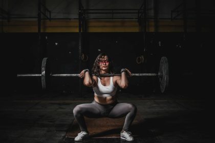 Узнайте, что такое тренировка FBW, принципы Full Body Workout и как составить эффективный план для всего тела для новичков и продвинутых.