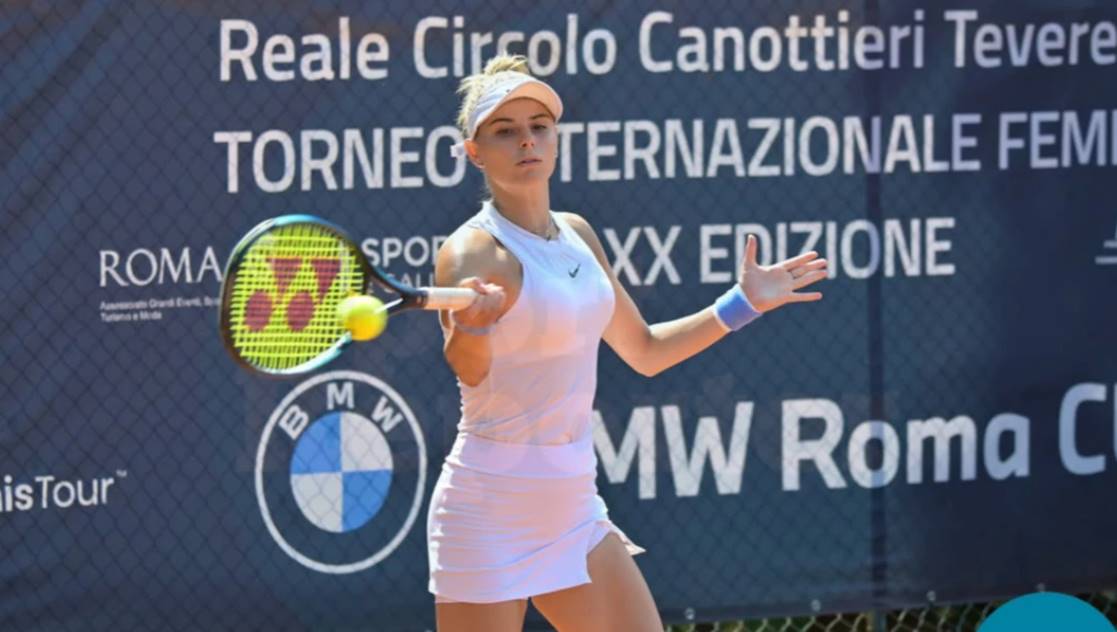 Катарина Завацка отыграла три матч-пойнта и вышла во второй круг турнира ITF W75 в Австралии, победив Александру Осборн после почти трёх часов игры.