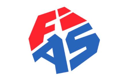 FIAS разрешила российским и белорусским самбистам выступать под национальными флагами и гимнами с 1 января 2026 года, сохраняя равные права всех спортсменов.