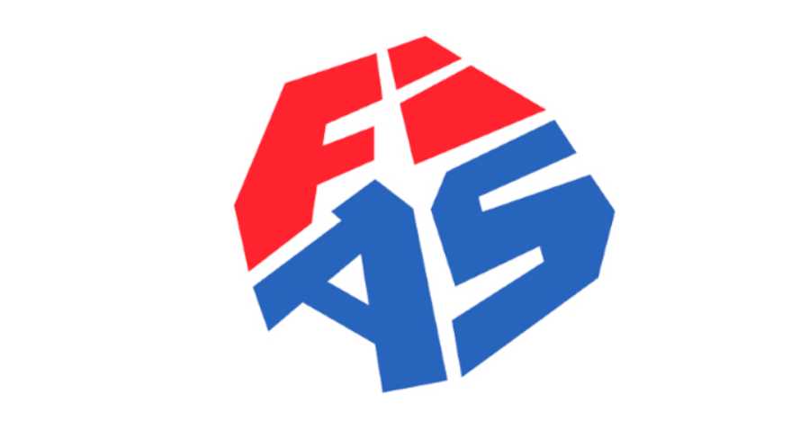 FIAS разрешила российским и белорусским самбистам выступать под национальными флагами и гимнами с 1 января 2026 года, сохраняя равные права всех спортсменов.