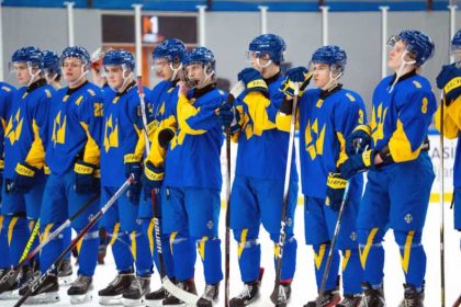Украина обыграла Францию со счётом 3:2 на ЧМ-2026 U-20 по хоккею и сохранила место в дивизионе IA благодаря голу в последние секунды.
